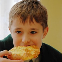 Школьники на Харьковщине не получают качественного питания. Возбуждены уголовные дела