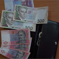 Азаров пообещал бюджетникам невиданный рост окладов 