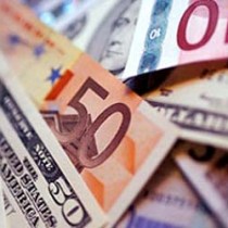 Евро продолжил рост к закрытию межбанка 