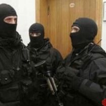 Оппозиционный телеканал захвачен людьми в черной униформе и масках