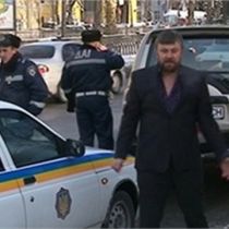 Пьяный батюшка, атаковавший гаишников в центре Киева, стал звездой YouTube (ФОТО, ВИДЕО)