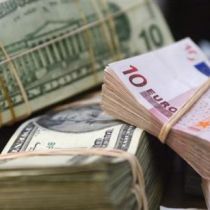Евро и доллар открыли межбанк незначительным повышением 