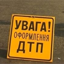 На Московском проспекте иномарка протаранила столб. Водитель в неотложке