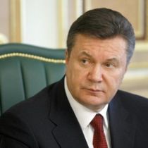 Янукович обещает помиловать Тимошенко, если она попросит  