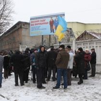 Членов ОБСЕ и депутатов от БЮТ пустили в Качановскую колонию к Тимошенко (ФОТО)