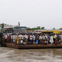 В Бангладеш затонул паром. 150 пассажиров пропали без вести