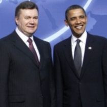 Стало известно, о чем Янукович разговаривал с Обамой в Сеуле 