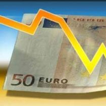 Межбанковский евро сдает позиции на торгах