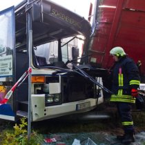 В ДТП автобуса с грузовиком погибли 8 шахтеров