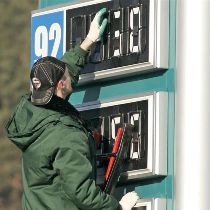 Обоснованность роста цен на бензин проверит Антимонопольный комитет