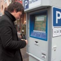 Отменить паркоматы и ввести штрафы: парковщики просят Азарова изменить Правила парковки