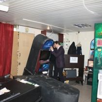 Ляшко разгромил зал игровых автоматов (ВИДЕО)