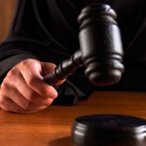Зекам и лицам без гражданства разрешили судиться в любых судах (КСУ)