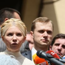 Минздрав с радостью отдаст Тимошенко в руки немецких врачей 