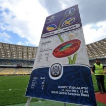УЕФА продает с аукциона билеты на Евро-2012 