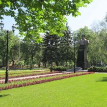 Памятник гениальному полководцу реконструировали в Харькове (ФОТО)