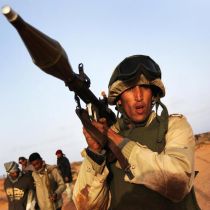 Убившие Каддафи повстанцы напали на здание нынешнего правительства: есть убитые