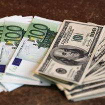 Доллар и евро закрыли межбанк незначительным повышением котировок 