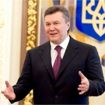 Янукович приказал повысить зарплату на предприятиях всех форм собственности