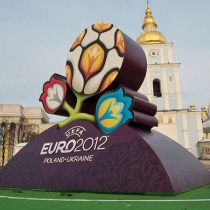 Для иностранных гостей Евро-2012 установят специальные дорожные знаки (ФОТО)