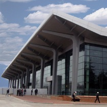 Телетрапы-трансформеры установили в харьковском аэропорту (ФОТО)