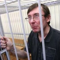 Суд возобновил слушания против Луценко по делу отравления Ющенко 