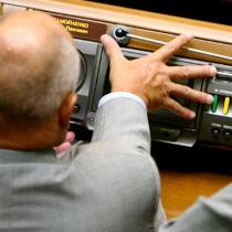 Жаркая неделя в Раде: депутаты решили не откладывать принятие резонансных законов