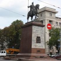 Памятник Основателям Харькова ко Дню города будет как новенький