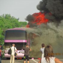 Под Харьковом во время движения горел рейсовый автобус (ФОТО)