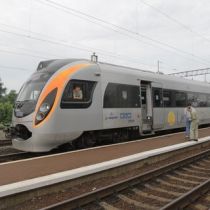 Поезд Hyundai сообщением «Киев – Харьков» насмерть сбил женщину 
