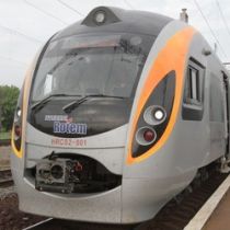 Украина откажется от поездов Hyundai (Н. Азаров) 