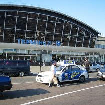 Пассажиров из аэропорта Борисполь эвакуировали из-за сообщения о минировании