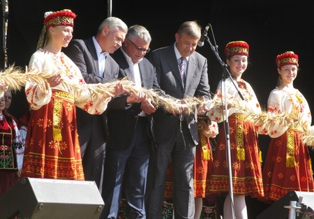 Большая Слобожанская ярмарка начала работу (ФОТО)