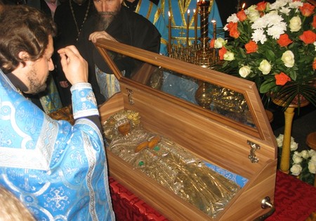 Иерусалимская Плащаница Пресвятой Богородицы прибыла в Харьков (ФОТО)