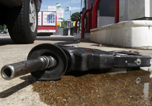 Бензин подорожает: Рада увеличила акцизные ставки на 10%