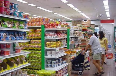 Украинские магазины забиты импортными товарами, в основном российскими (СМИ)