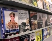 «Аферистка. Дело Тимошенко»: в Германии вышла книга об украинском экс-премьере