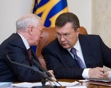 Янукович отпустил Азарова с должности премьер-министра