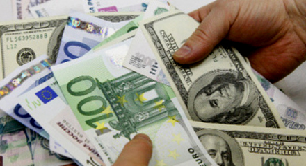 Межбанк закрылся резким понижением котировок евро