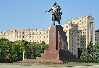 Кернес: Памятник Ленину останется на площади Свободы