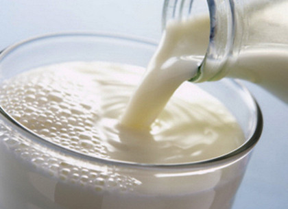 Молоко подорожает из-за сокращениев объемов производства (Эксперт)