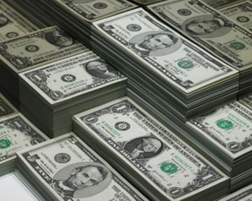 Доллар открыл межбанк стремительным ростом котировок