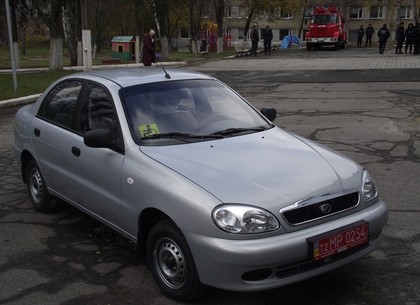 МЧСник Кизименко, пострадавший при пожаре, получил автомобиль от Кернеса и Добкина (ФОТО)