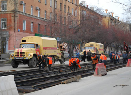 Через неделю на ул. Грековской начнут перекладывать трамвайные пути
