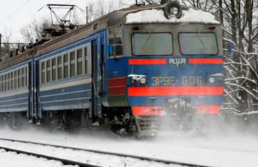 Укрзалізниця начала продажу билетов на дополнительные новогодние поезда (Список)