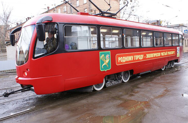 ДТП на Героев Труда остановило трамваи на сорок минут