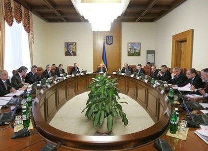 Рокировка власти: кто из министров Азарова сменит Кабмин на Раду