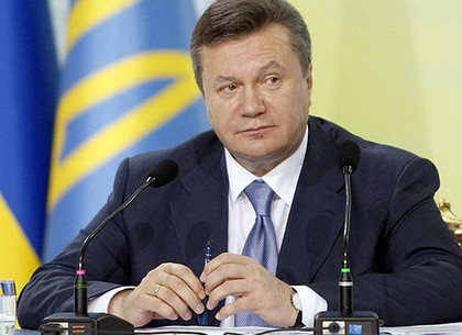 Янукович пока не нашел кандидатуру на место Азарова