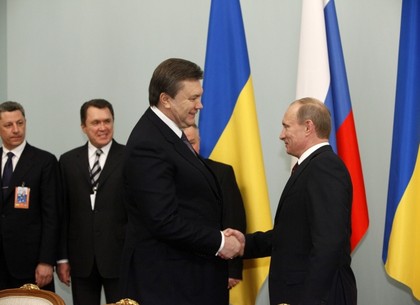 Янукович передумал лететь к Путину
