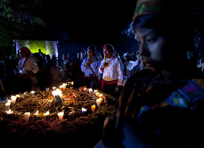 В ожидании конца света: в США закрылись школы, на родине майя народные гуляния